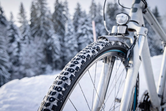 Hycline's Guide to Winter Tires: Is It Worth Changing to Studded Bike Tires for the 2024 Winter? 